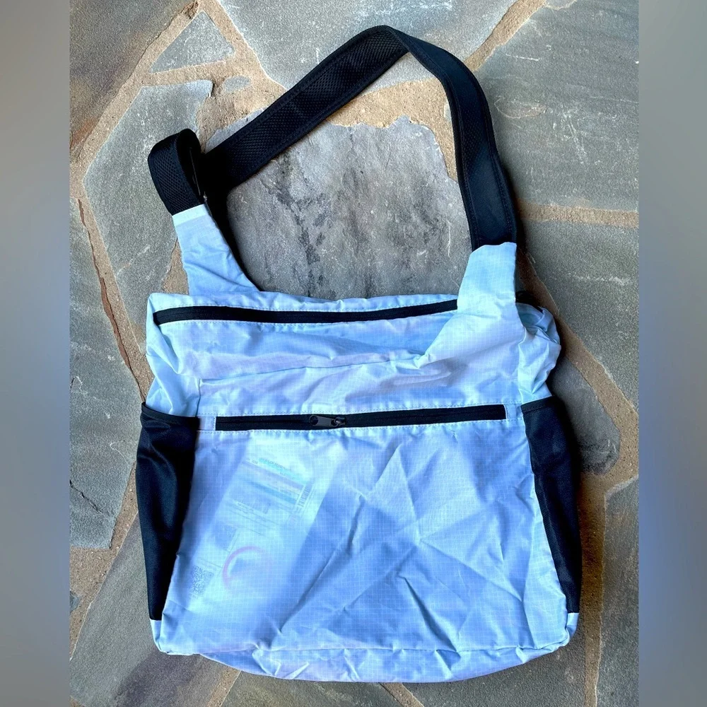 Urban Outfitters messenger style